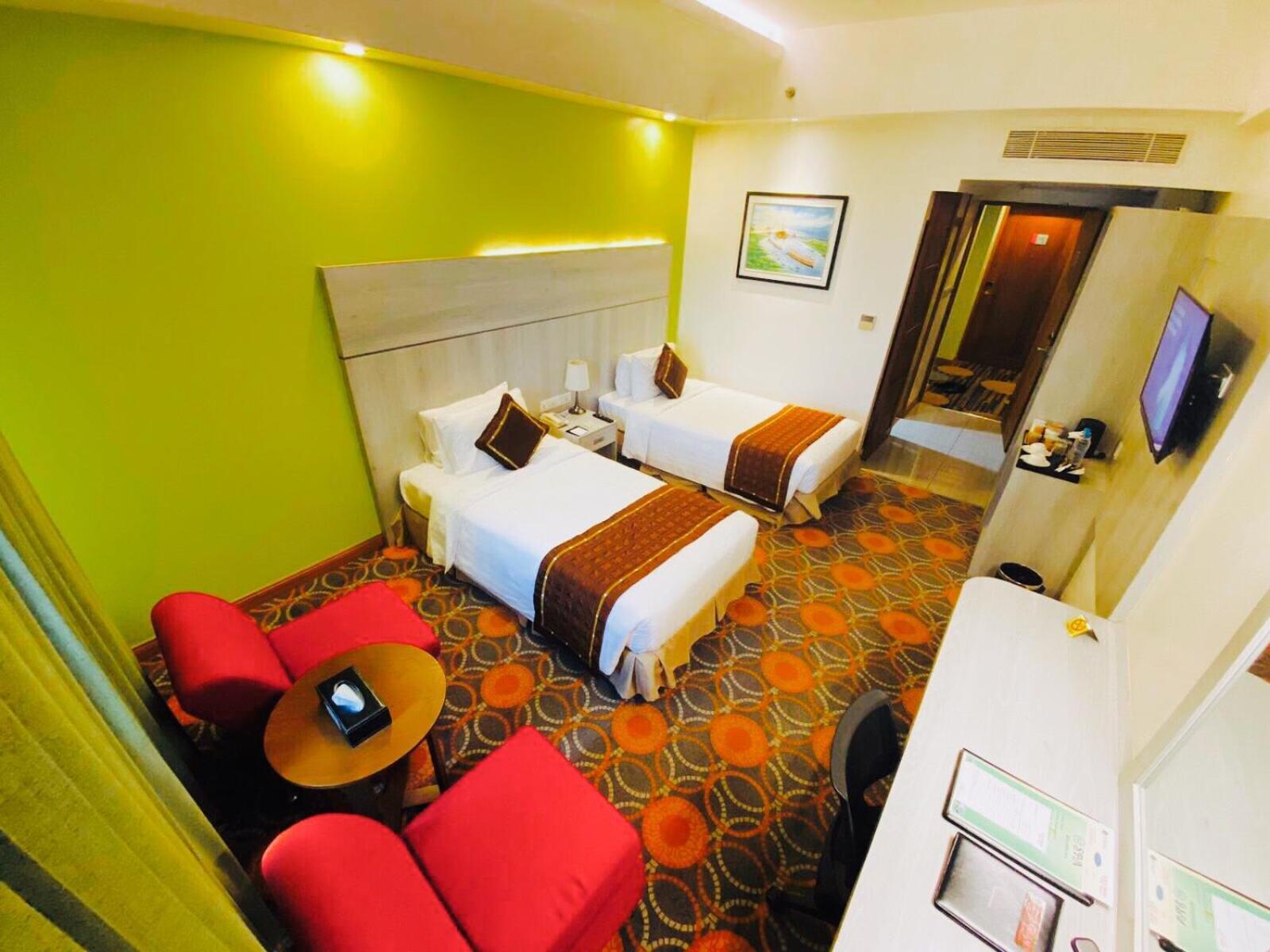 Ritz Grand Hotel Mandalay Buitenkant foto