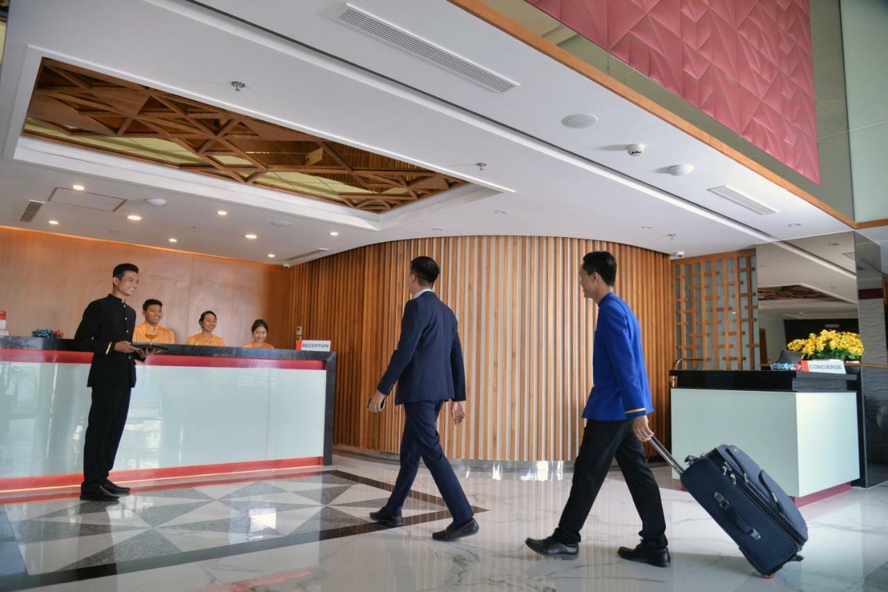 Ritz Grand Hotel Mandalay Buitenkant foto