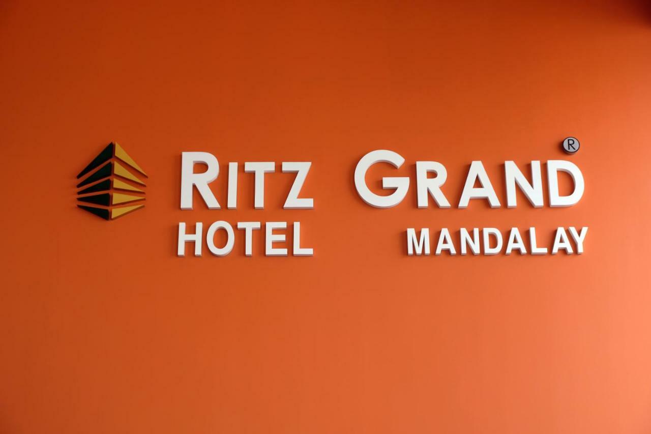 Ritz Grand Hotel Mandalay Buitenkant foto