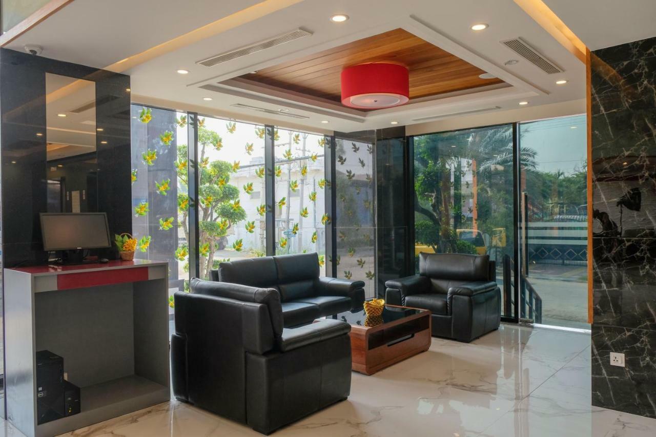 Ritz Grand Hotel Mandalay Buitenkant foto