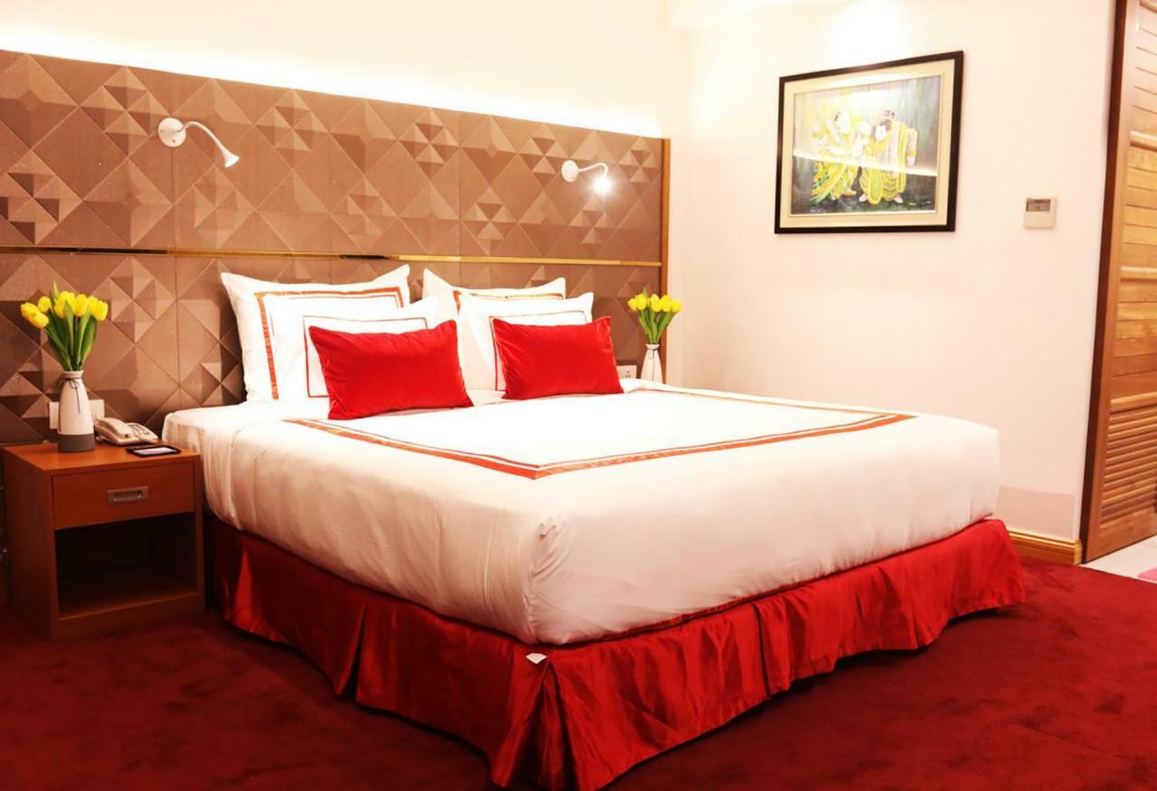 Ritz Grand Hotel Mandalay Buitenkant foto